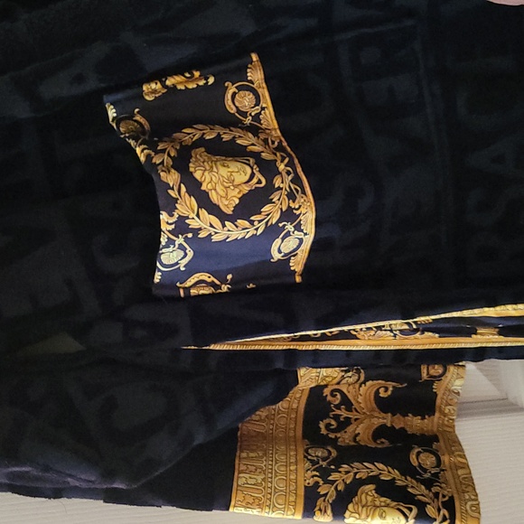 100% ATHENTIC VERSACE ROBE (LIKE NEW) xl Unisex fits a mens m/s  womens med/L - Picture 5 of 14